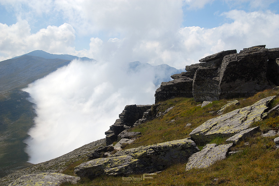 Balra a Nagy-Parâng csúcs