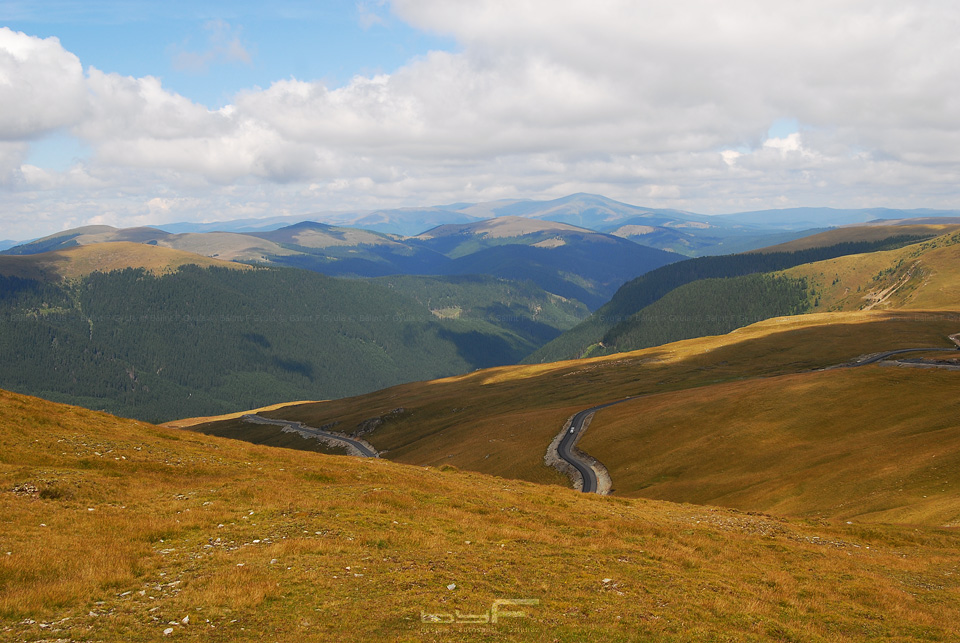 Kilátás a Lotru-völgye felé.