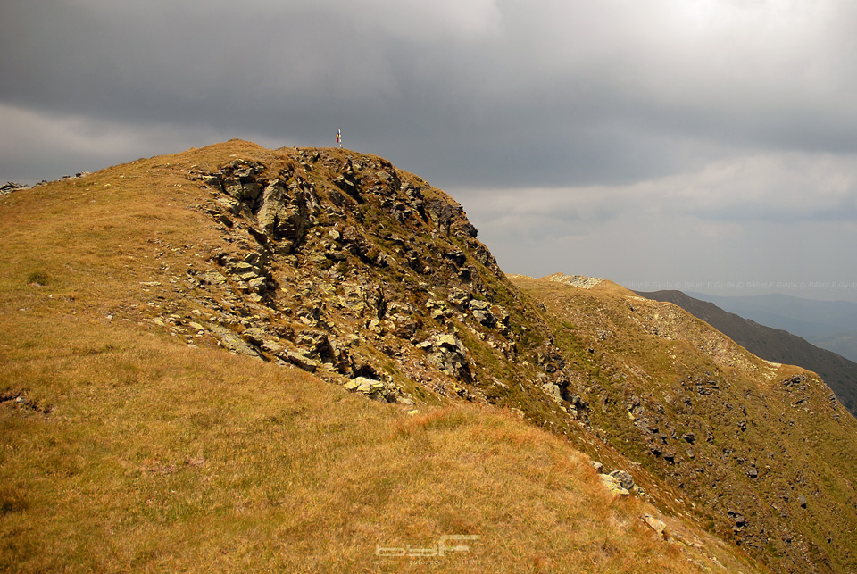 A Pãpusa-csúcs. A háttérben a fellegek nem sok jót jelentettek.
