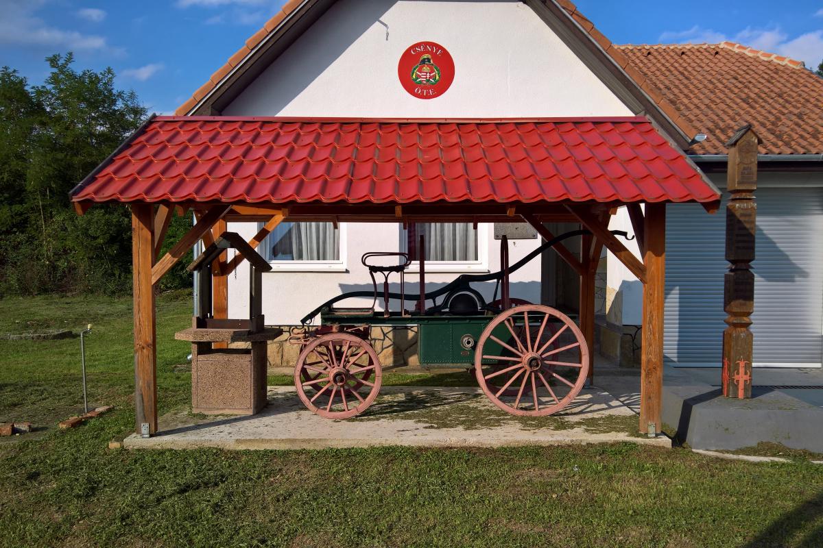 A csényei önkéntes tűzoltók székhelye.