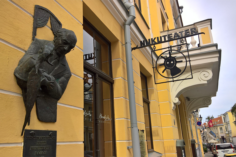 A Bábszínház, és alapítója (Ferninand Veike)