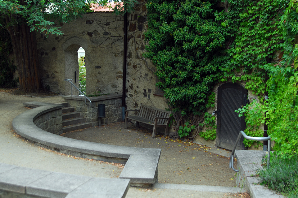 Egy hangulatos sarok a várfal mellett