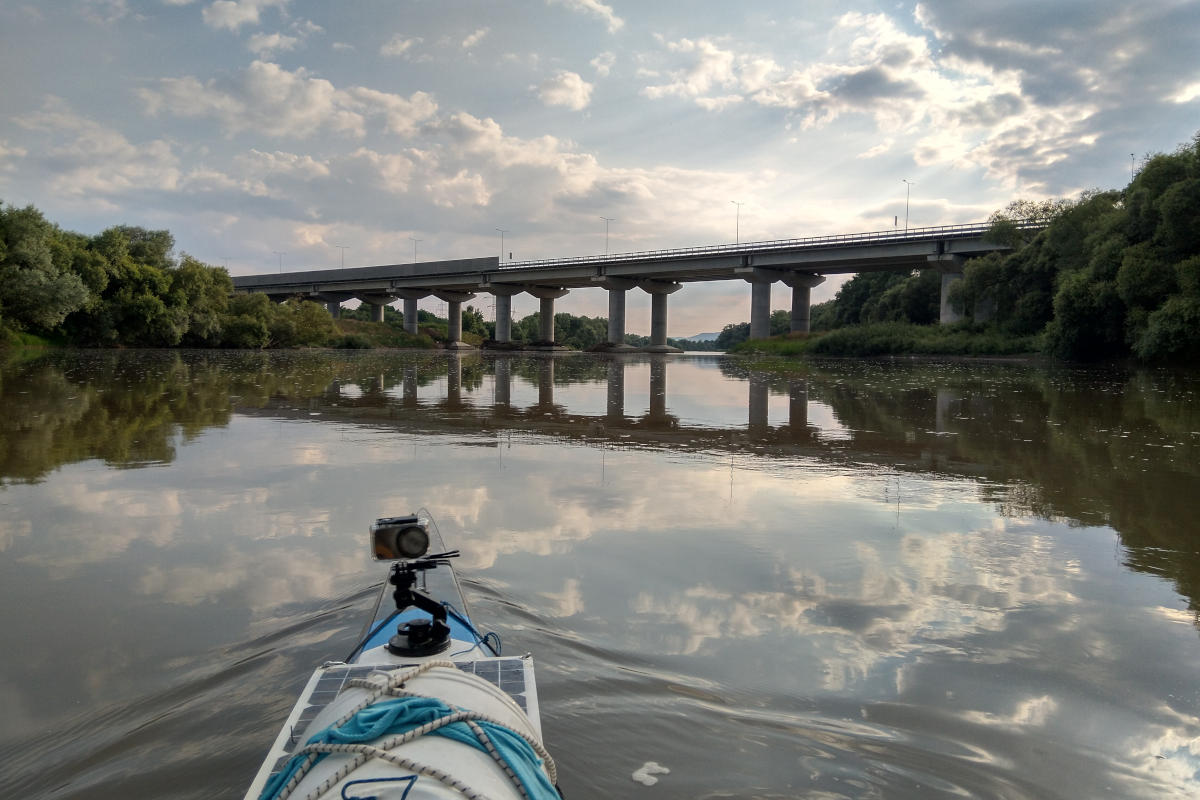 Több híd alatt áthaladtam, többek között az A1-es autópálya hídja alatt is.
